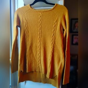 Cyrus sweater in mustard/gold.